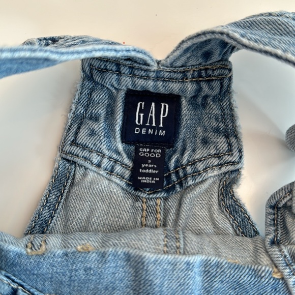 Gap 2T Denim Little Girls Shorts Overalls - Picture 4 of 5